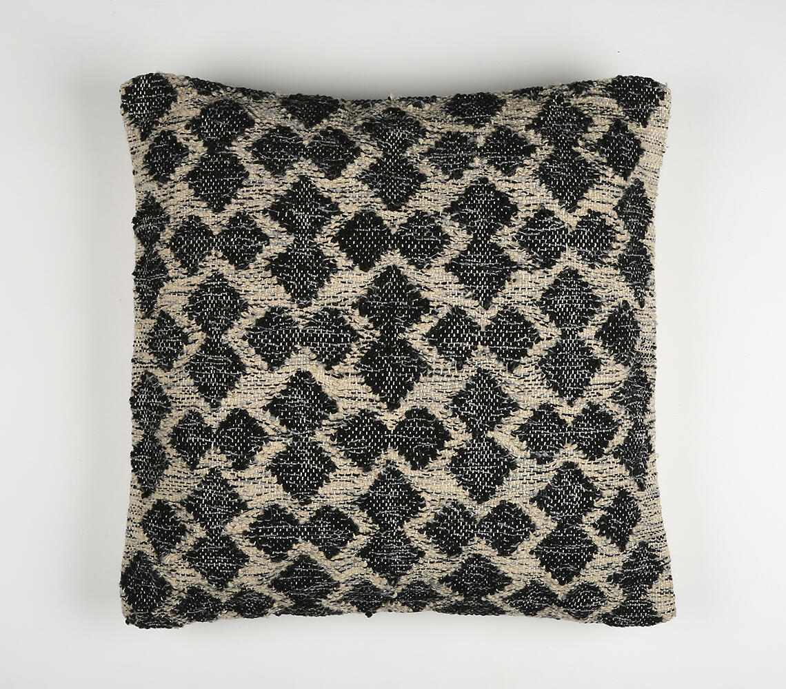 Diamond Patterned Woolen Cushion Cover - Black - VAQL10101154297