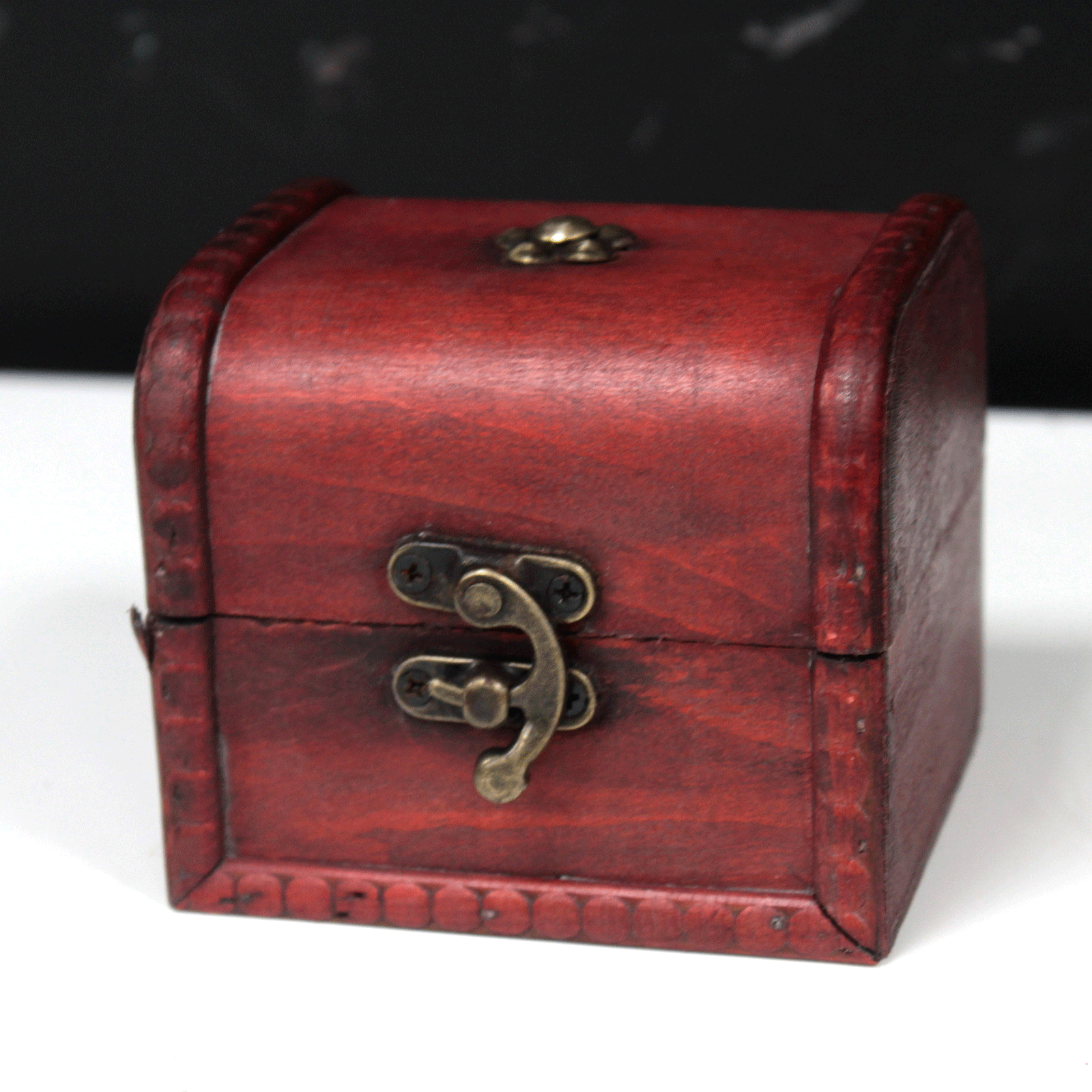 Small Classic Chest (same inside Colb-23) - 1 Piece (Colb-24)